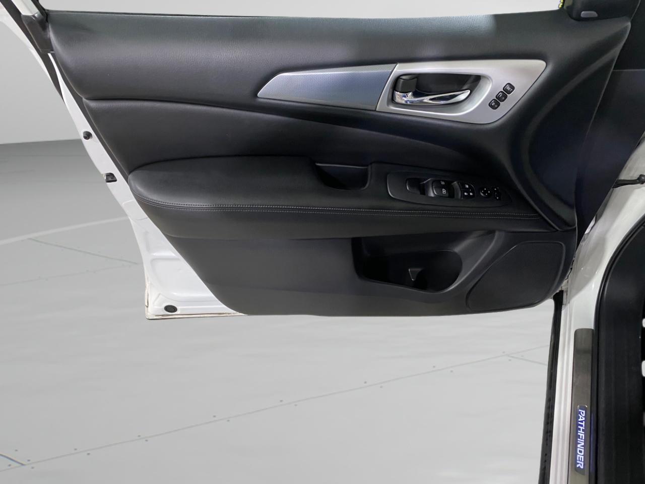 Nissan Pathfinder SL 4WD 2018
