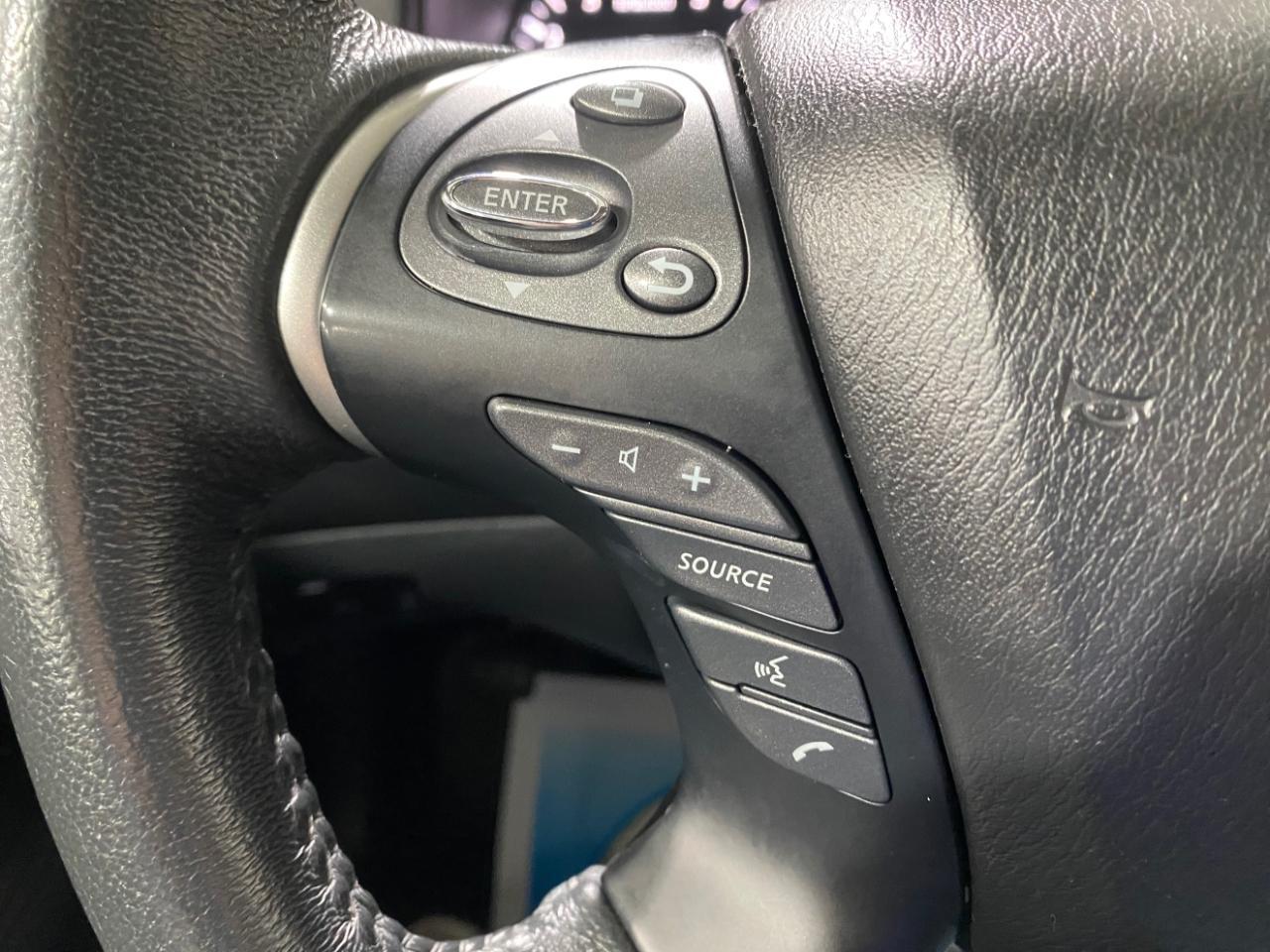Nissan Pathfinder SL 4WD 2018