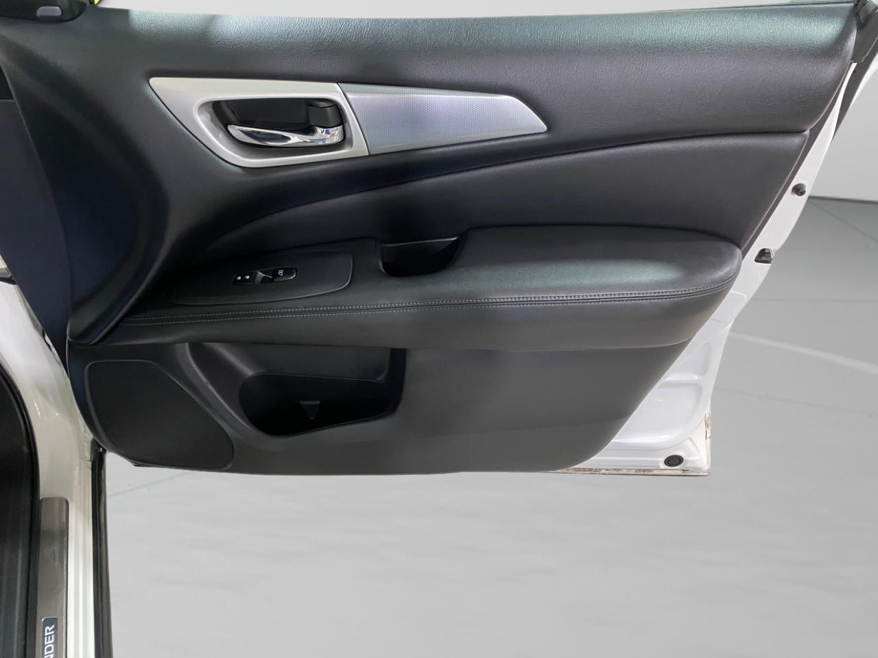 Nissan Pathfinder SL 4WD 2018