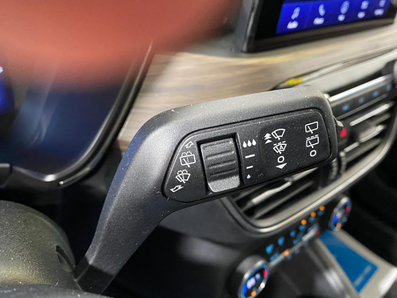 Ford Escape Hybrid Titanium 2020