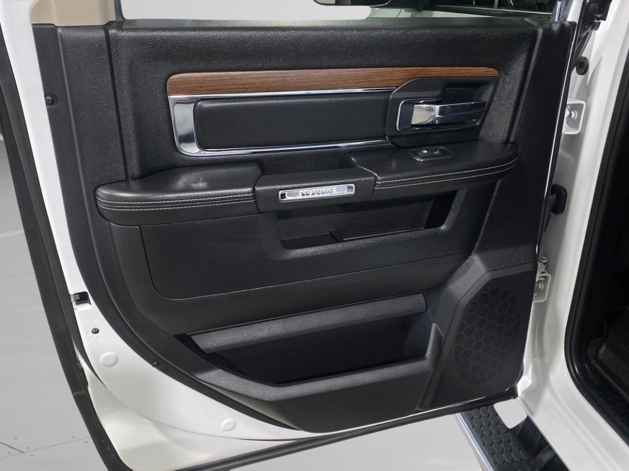 RAM 2500 Laramie Crew Cab SWB 4WD 2016