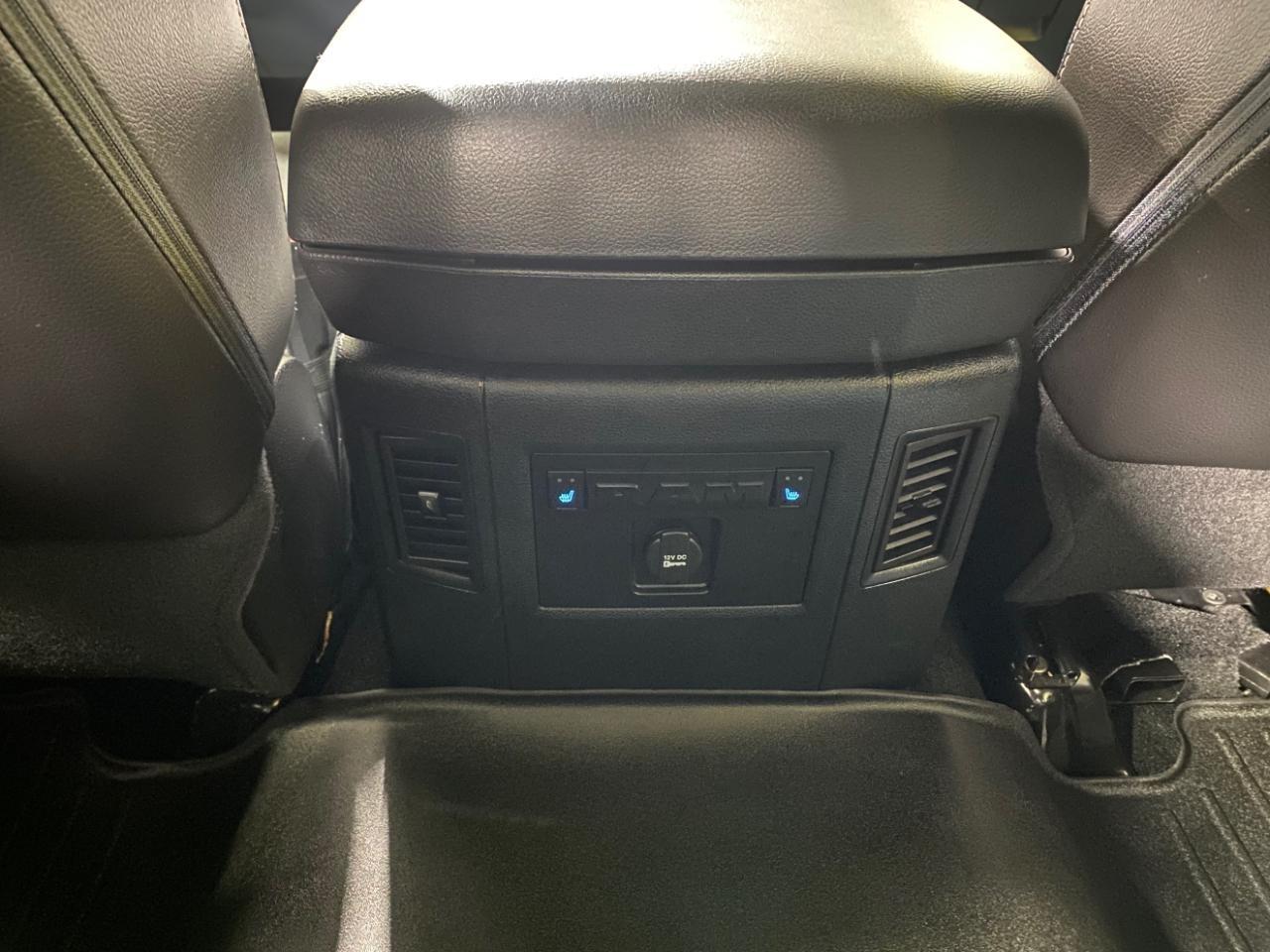 RAM 2500 Laramie Crew Cab SWB 4WD 2016