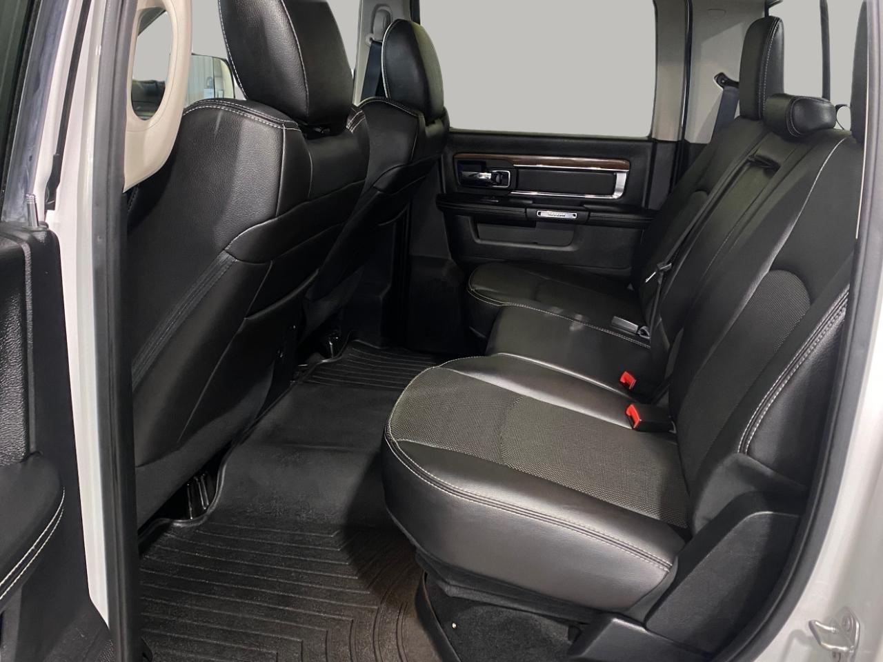RAM 2500 Laramie Crew Cab SWB 4WD 2016