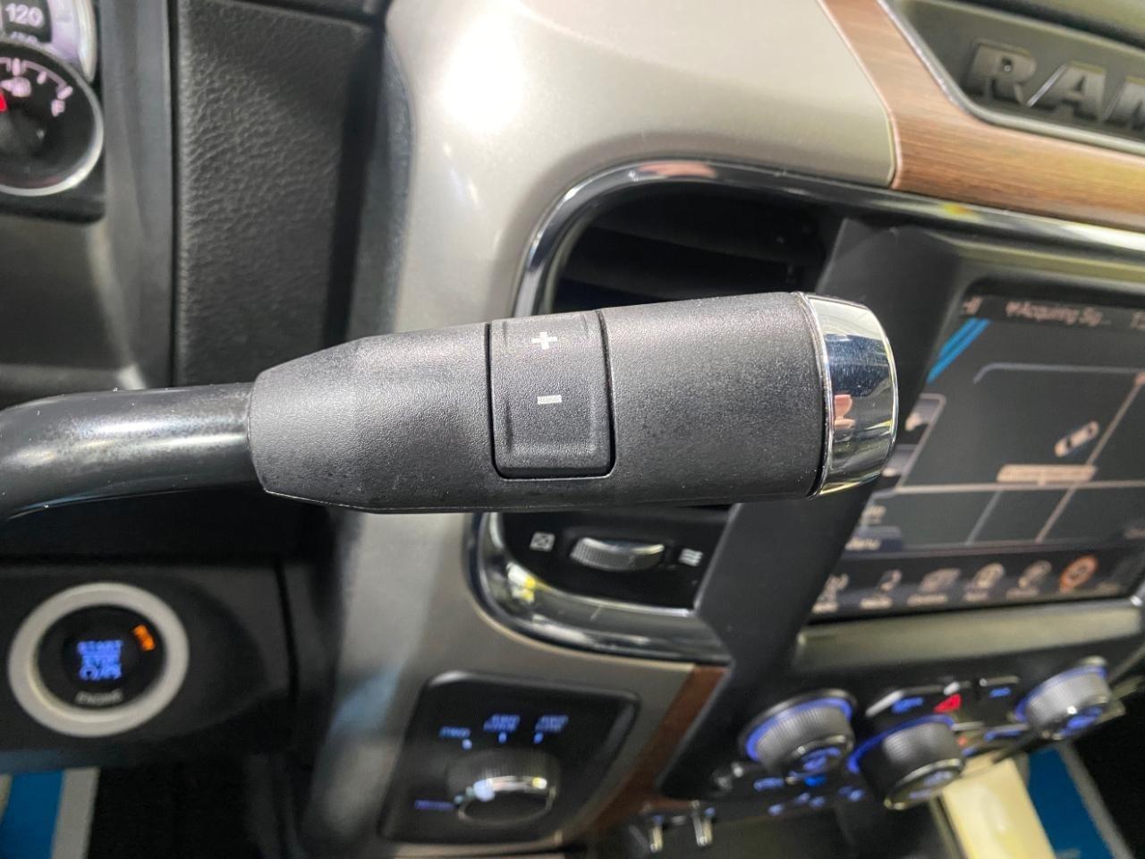 RAM 2500 Laramie Crew Cab SWB 4WD 2016