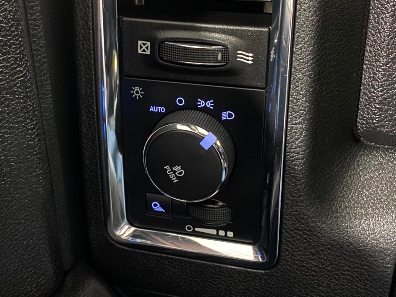 RAM 2500 Laramie Crew Cab SWB 4WD 2016