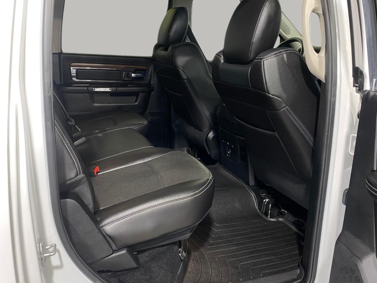 RAM 2500 Laramie Crew Cab SWB 4WD 2016