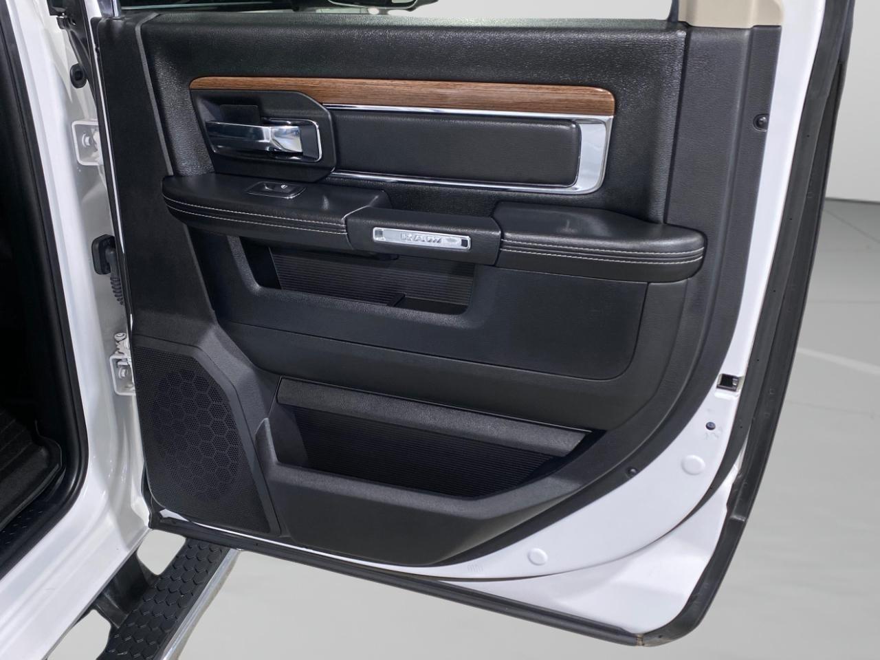 RAM 2500 Laramie Crew Cab SWB 4WD 2016
