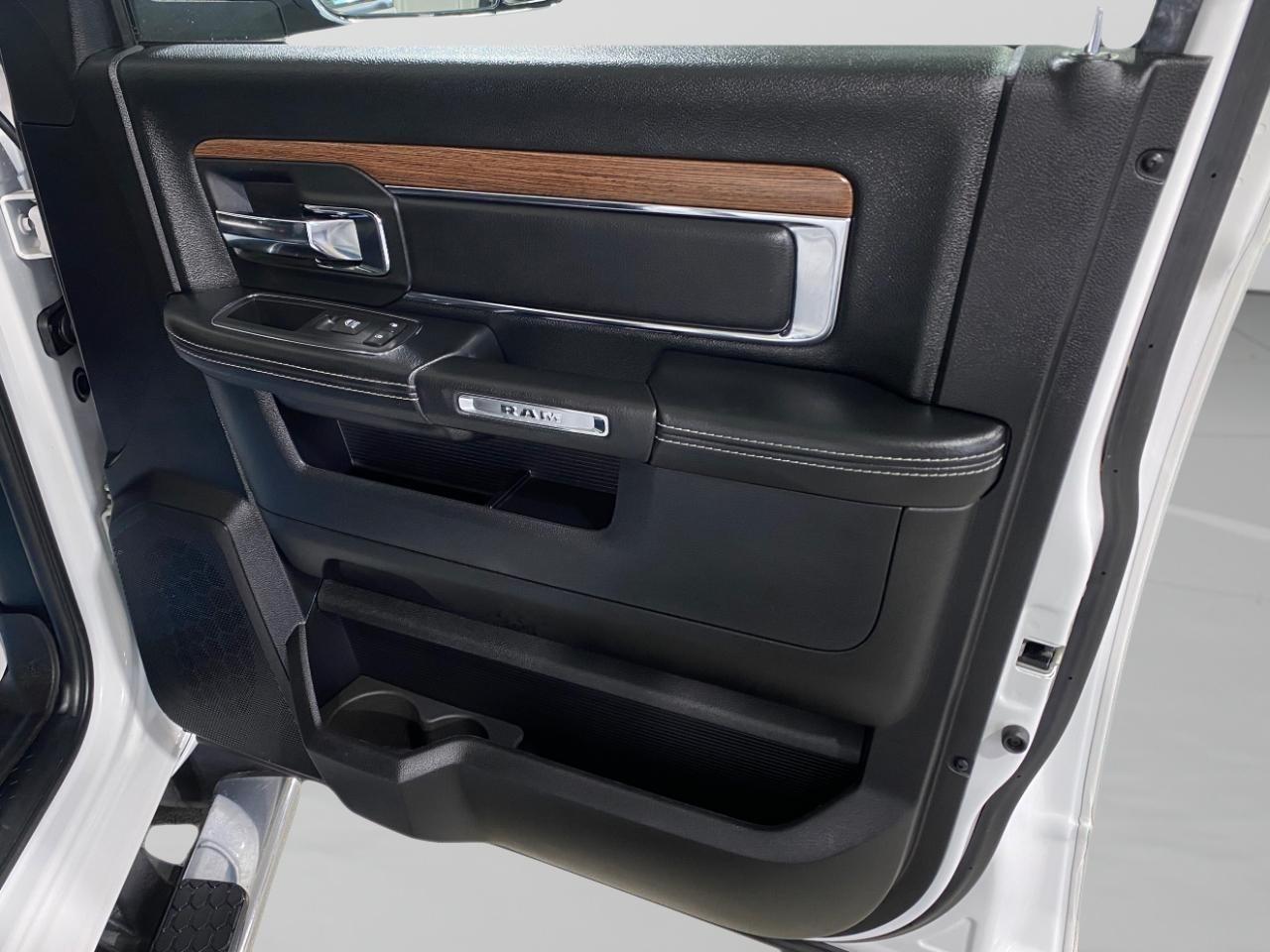 RAM 2500 Laramie Crew Cab SWB 4WD 2016