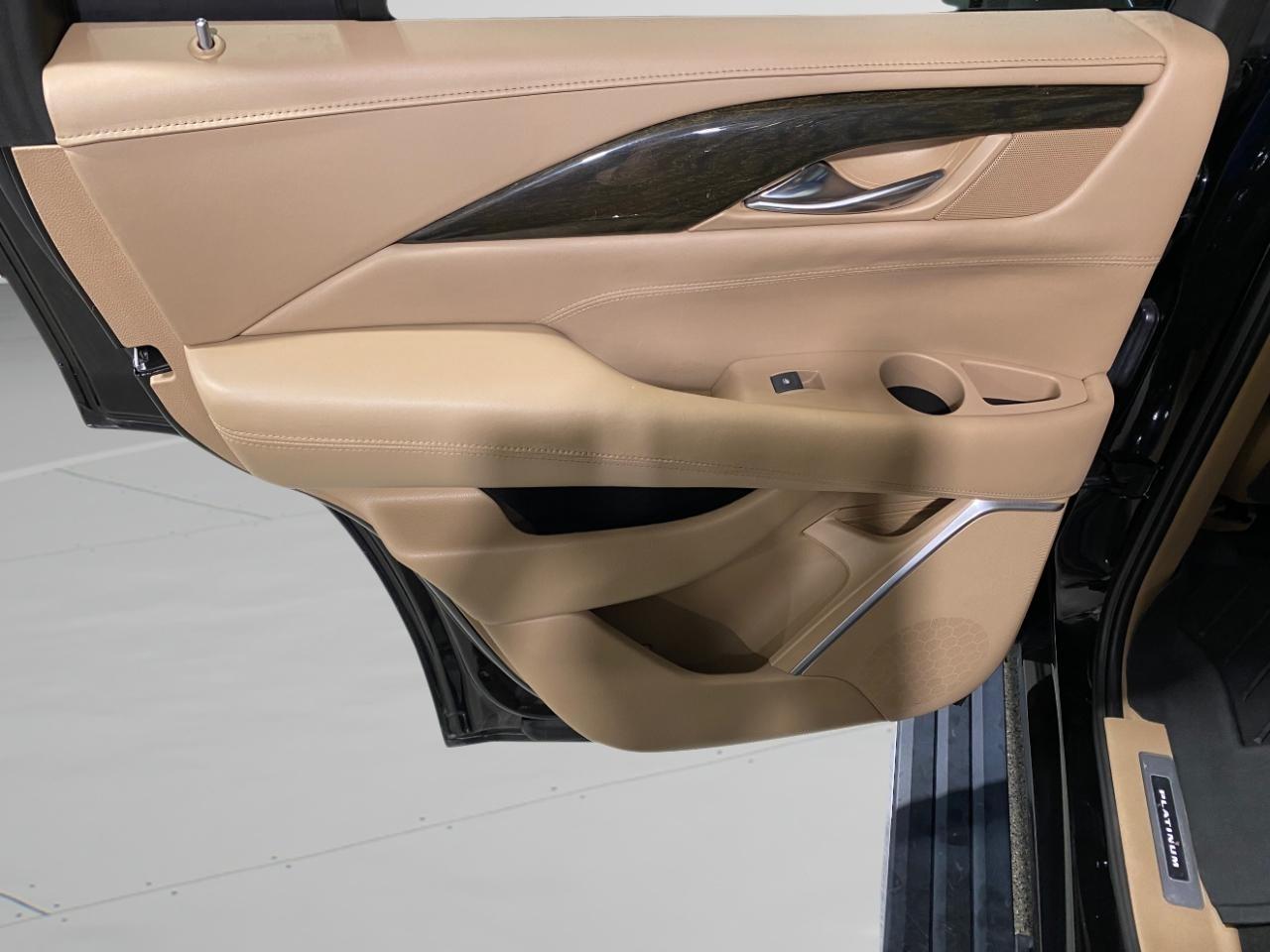 Cadillac Escalade Platinum 4WD 2018