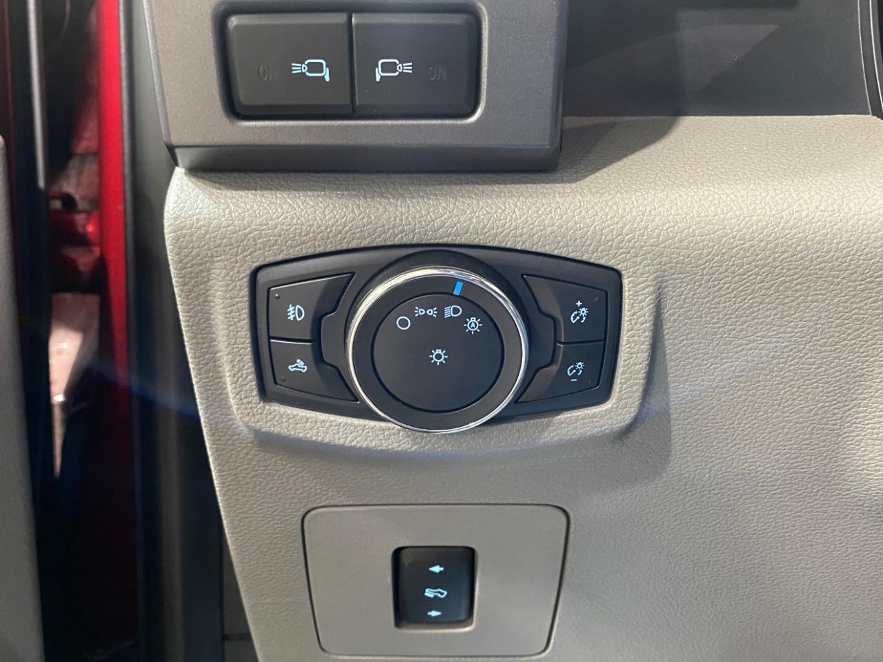 Ford F-150 XLT SuperCrew Short Box 4WD 2016
