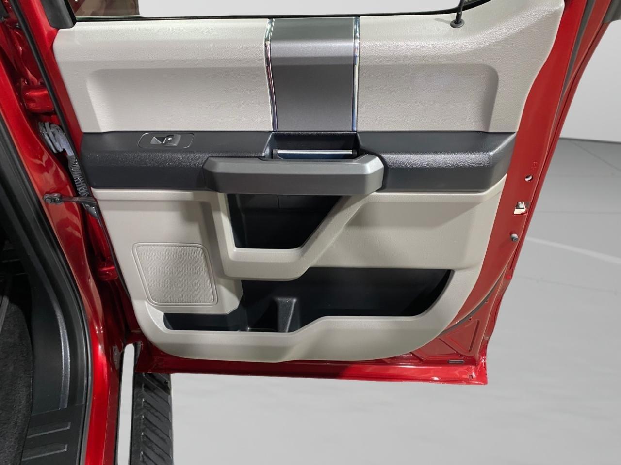 Ford F-150 XLT SuperCrew Short Box 4WD 2016