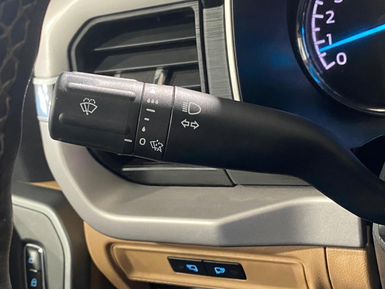 Ford F-150 SuperCrew 139" XLT 4WD 2023