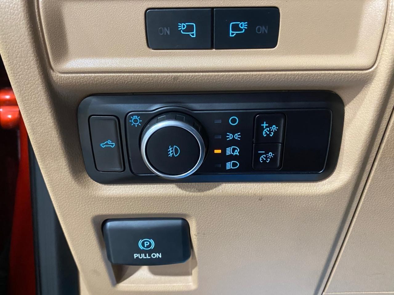 Ford F-150 SuperCrew 139" XLT 4WD 2023