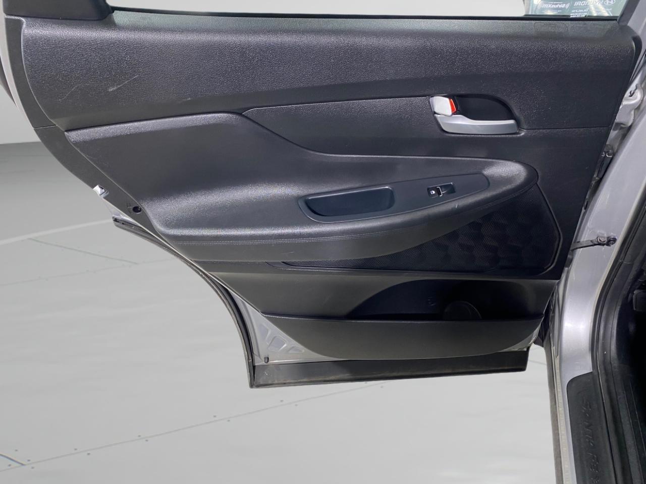 Hyundai Santa Fe SE AWD 2021