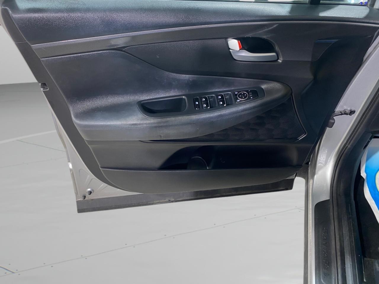 Hyundai Santa Fe SE AWD 2021
