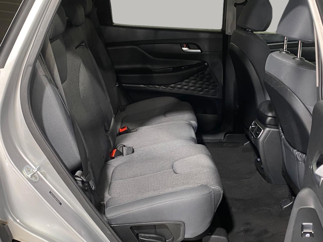 Hyundai Santa Fe SE AWD 2021