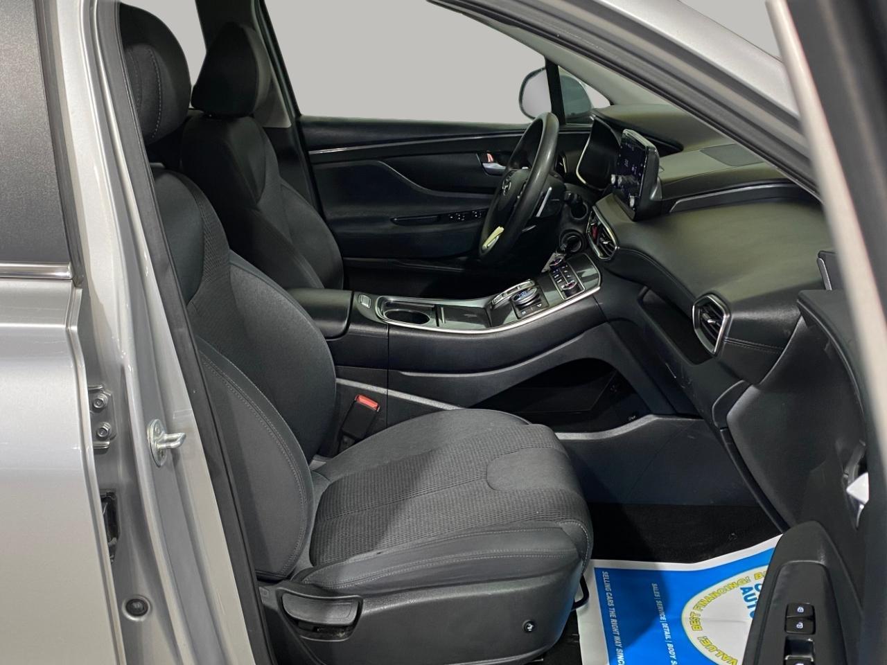 Hyundai Santa Fe SE AWD 2021