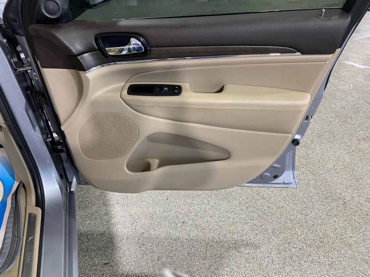 Jeep Grand Cherokee Overland 4WD 2020