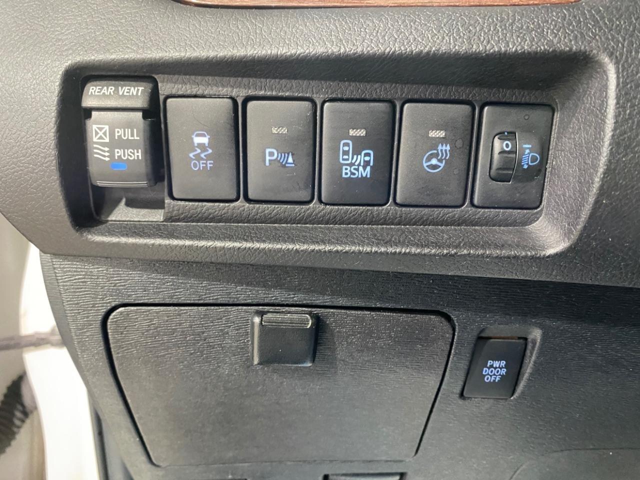 Toyota Sienna Limited AWD 7-Passenger V6 2015