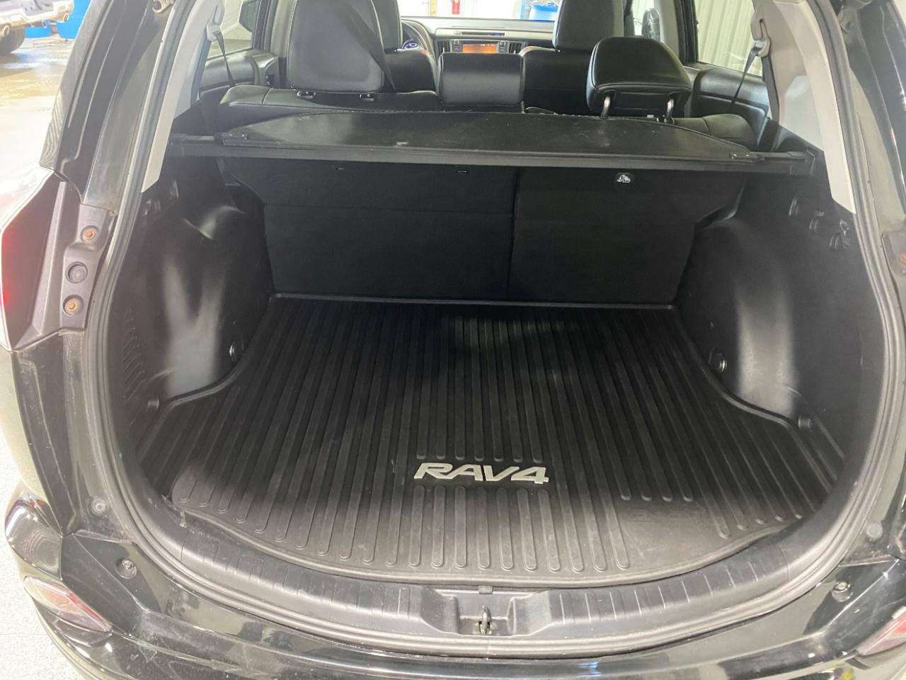 Toyota RAV4 Limited AWD 2017