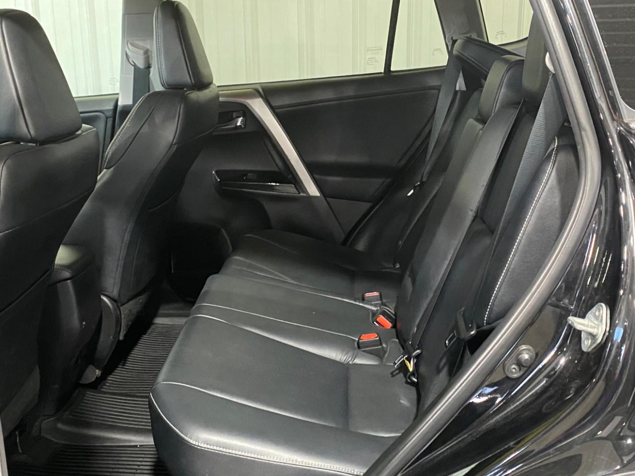 Toyota RAV4 Limited AWD 2017