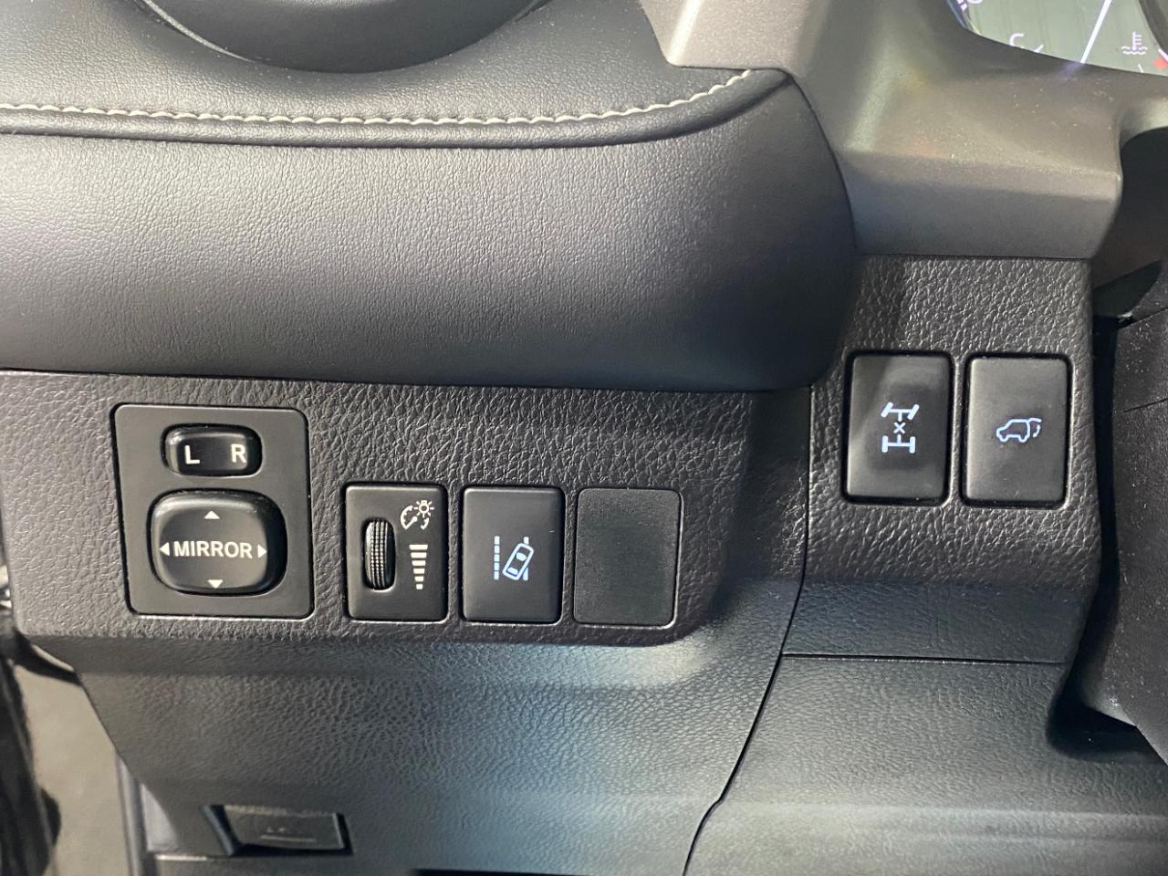 Toyota RAV4 Limited AWD 2017