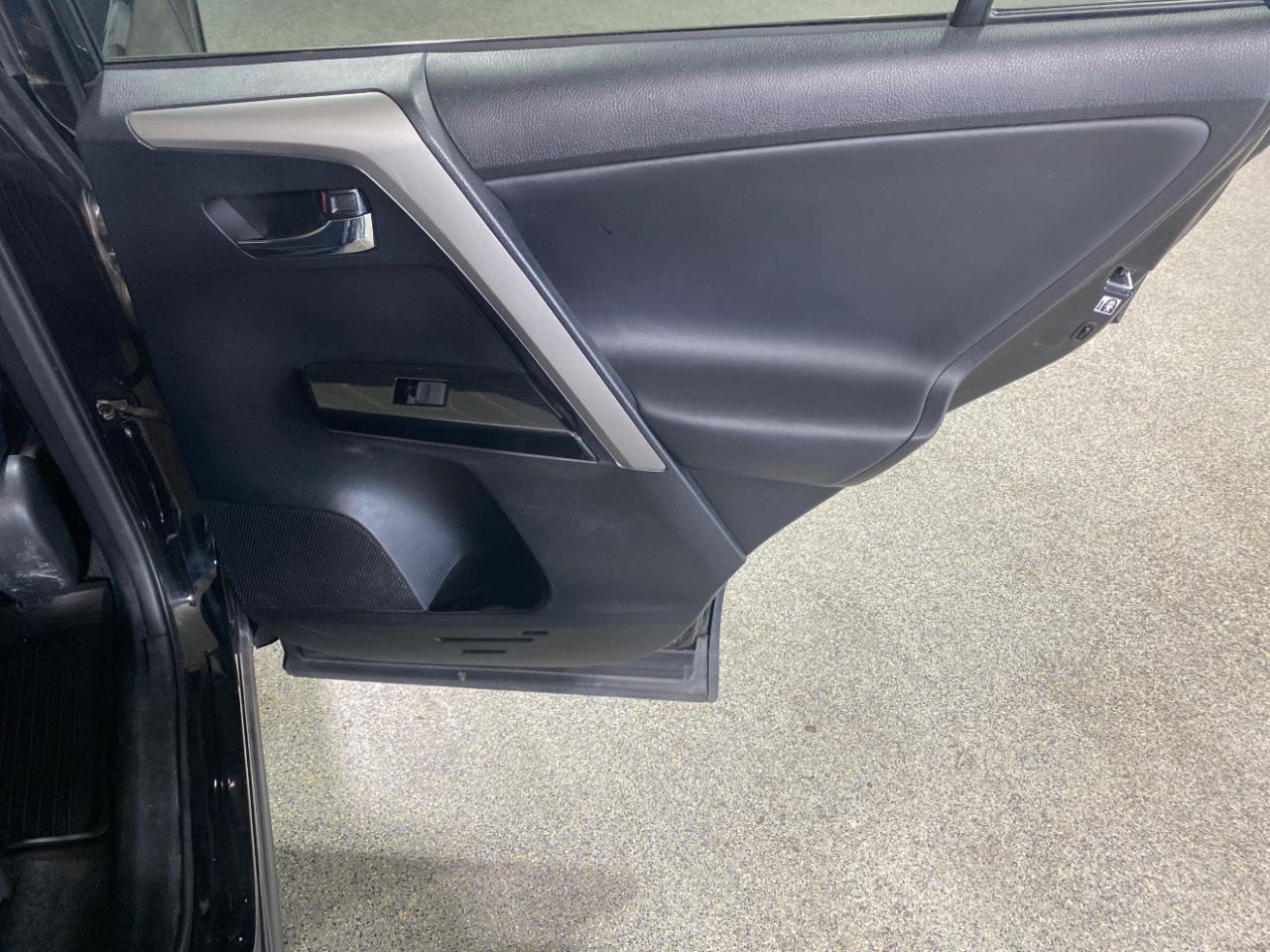Toyota RAV4 Limited AWD 2017