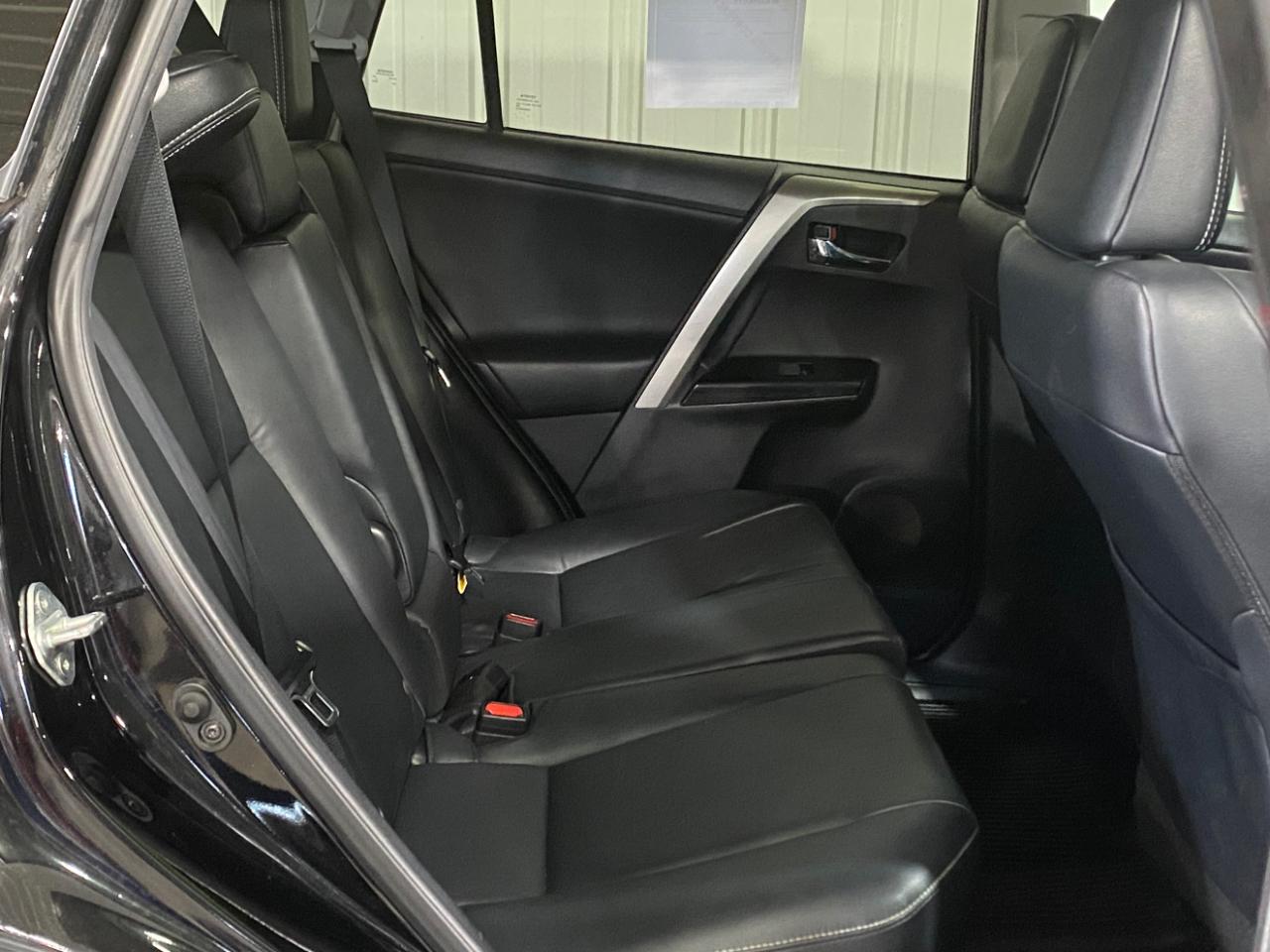 Toyota RAV4 Limited AWD 2017