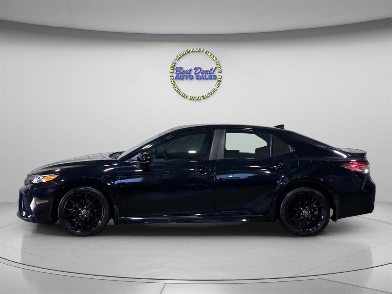 Toyota Camry SE 2019