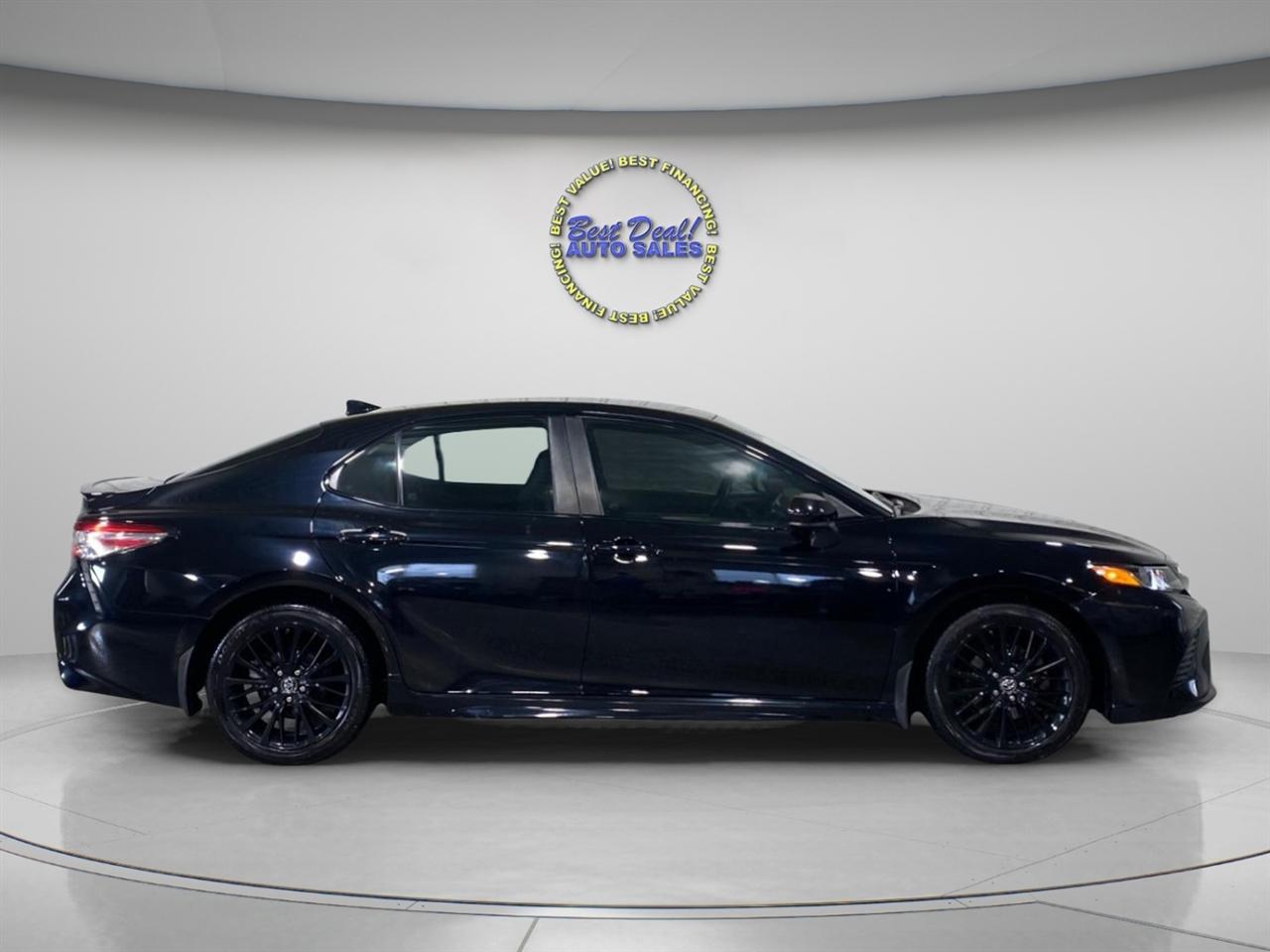 Toyota Camry SE 2019