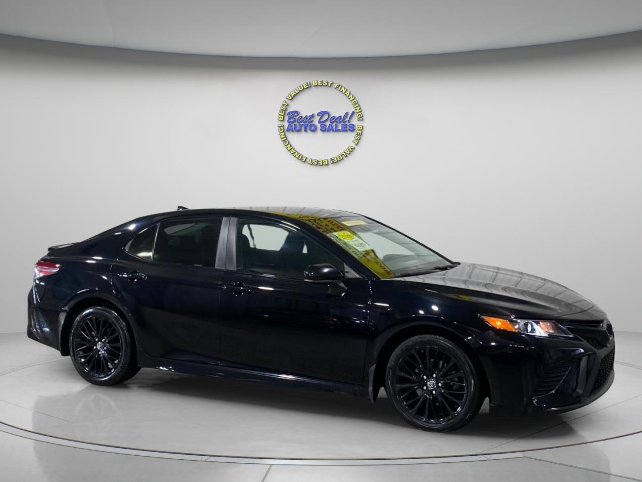 Toyota Camry SE 2019