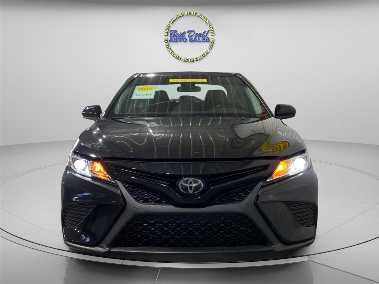 Toyota Camry SE 2019