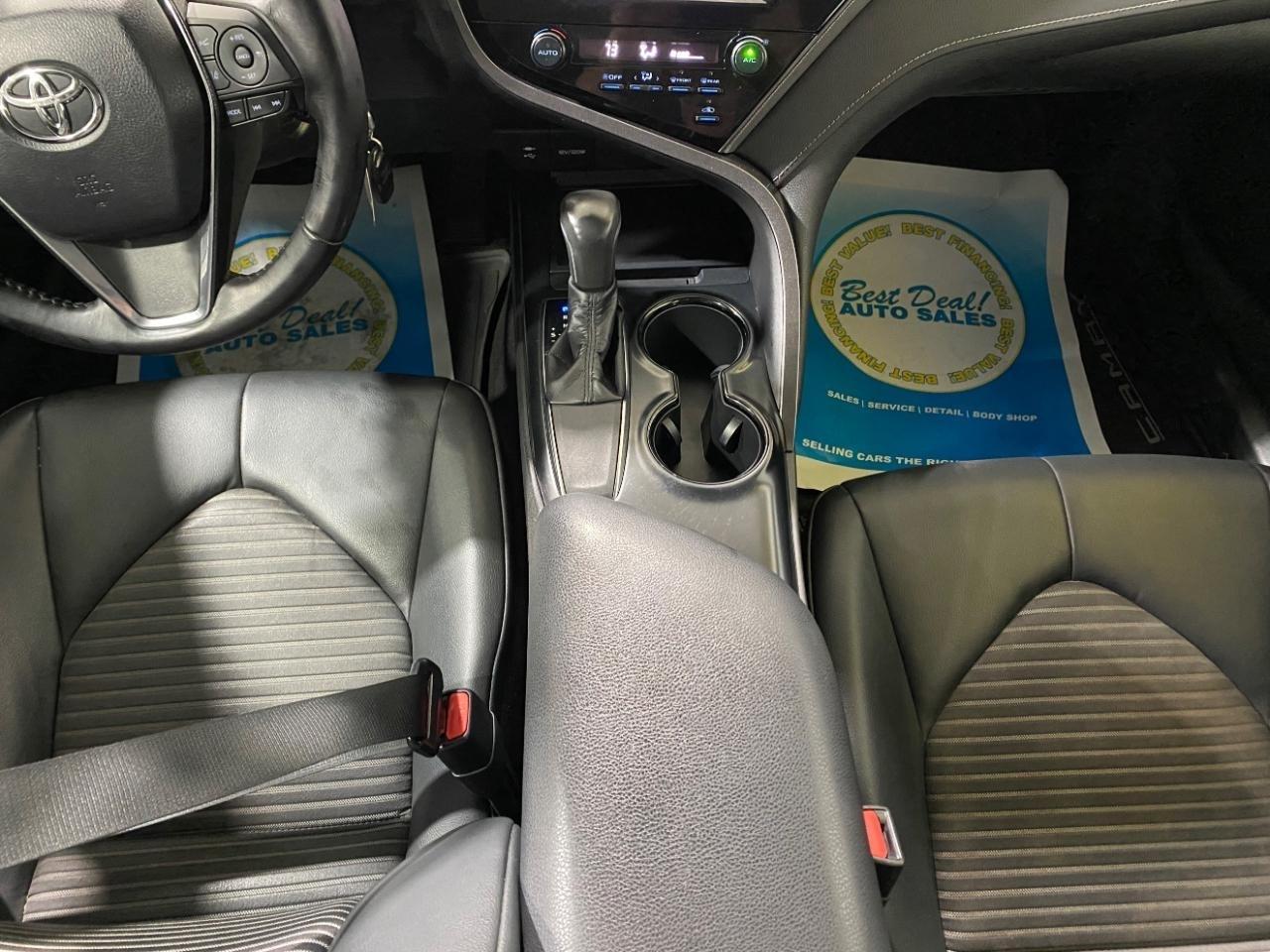 Toyota Camry SE 2019