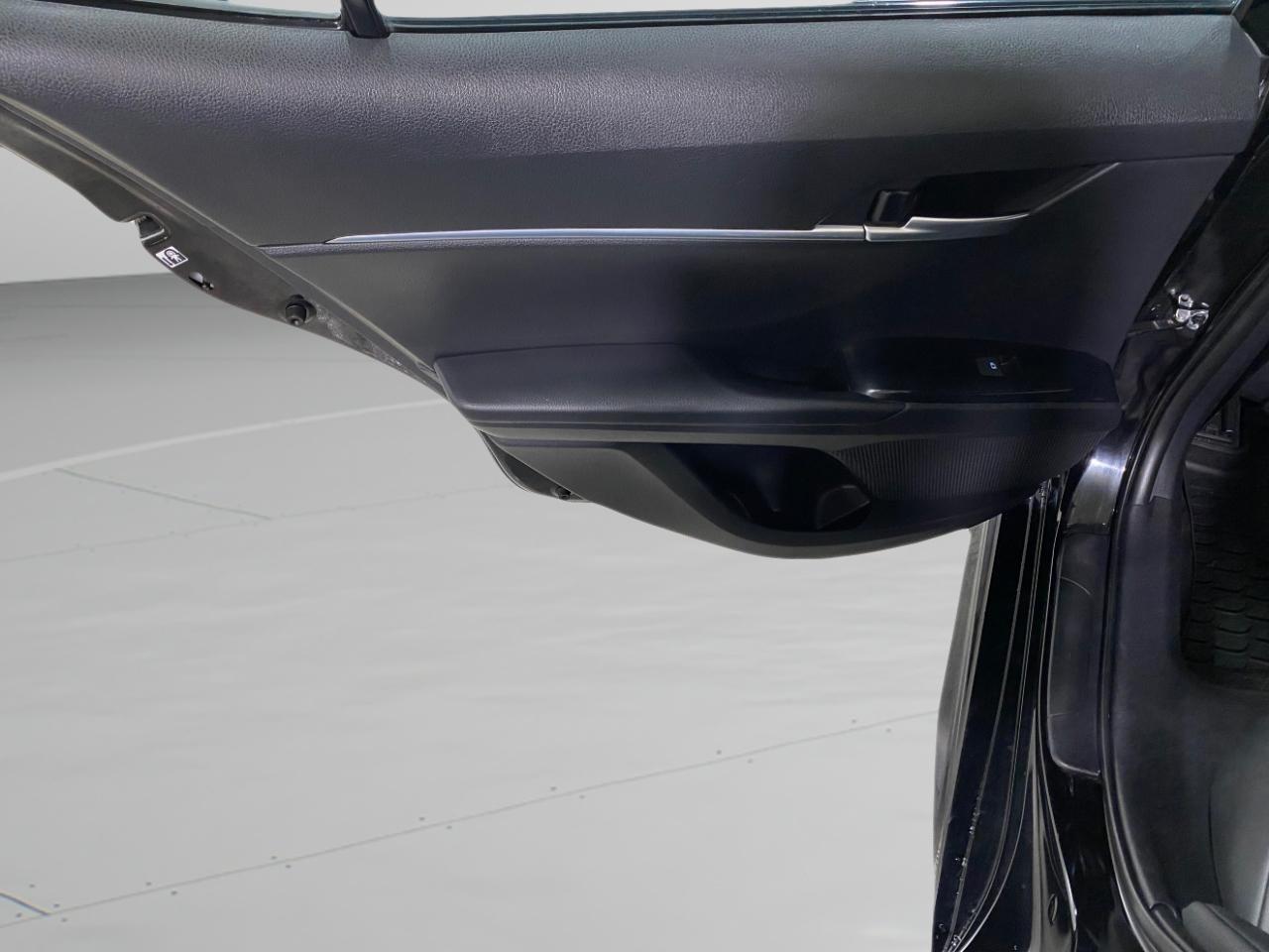 Toyota Camry SE 2019