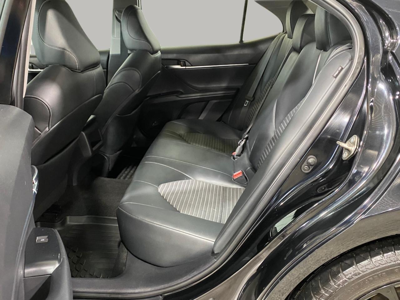 Toyota Camry SE 2019