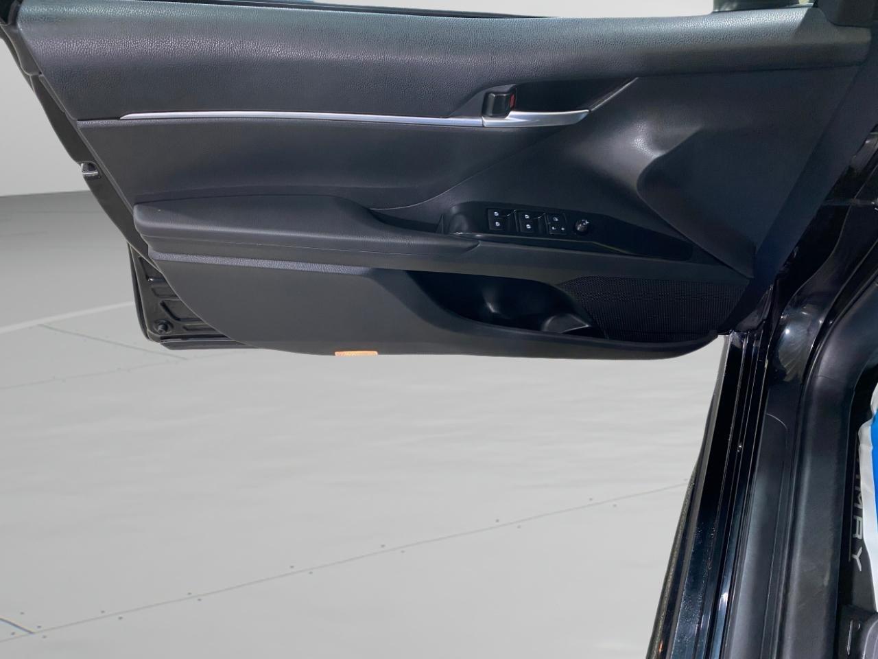 Toyota Camry SE 2019