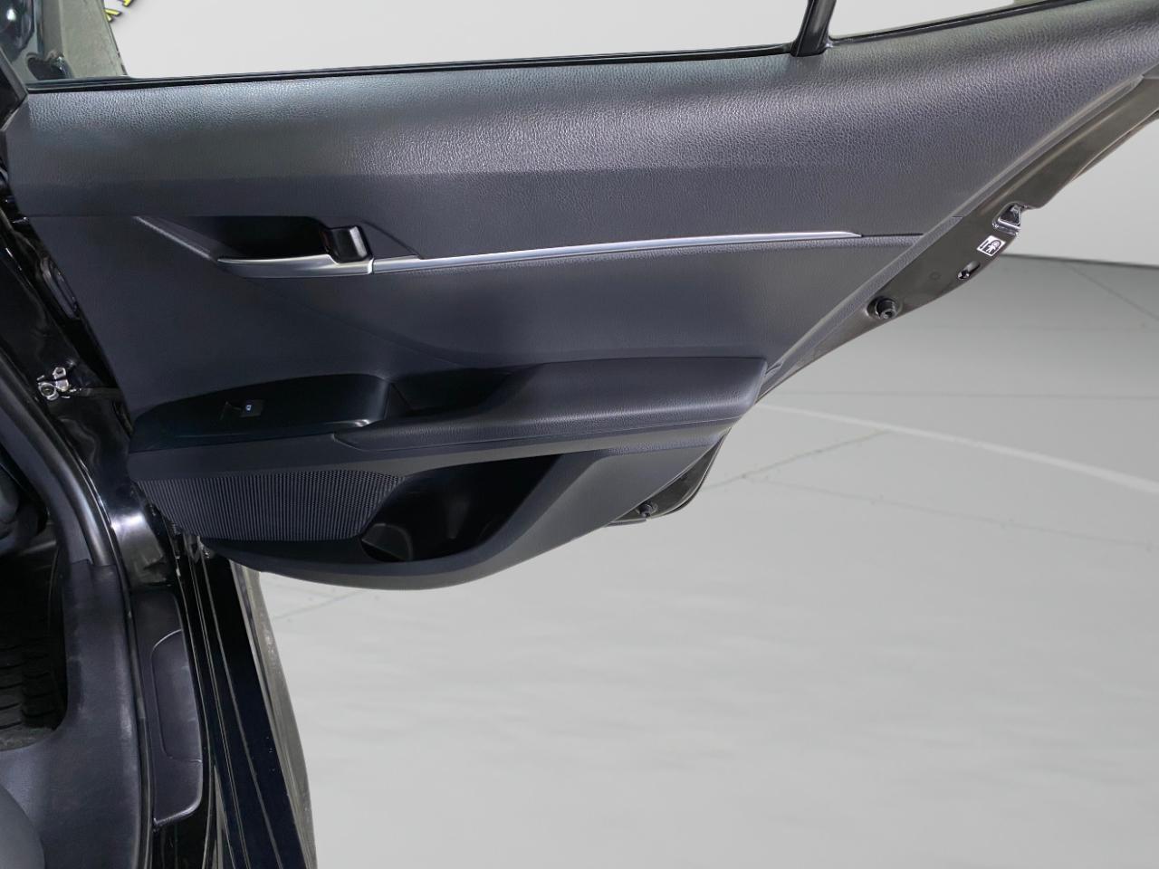 Toyota Camry SE 2019
