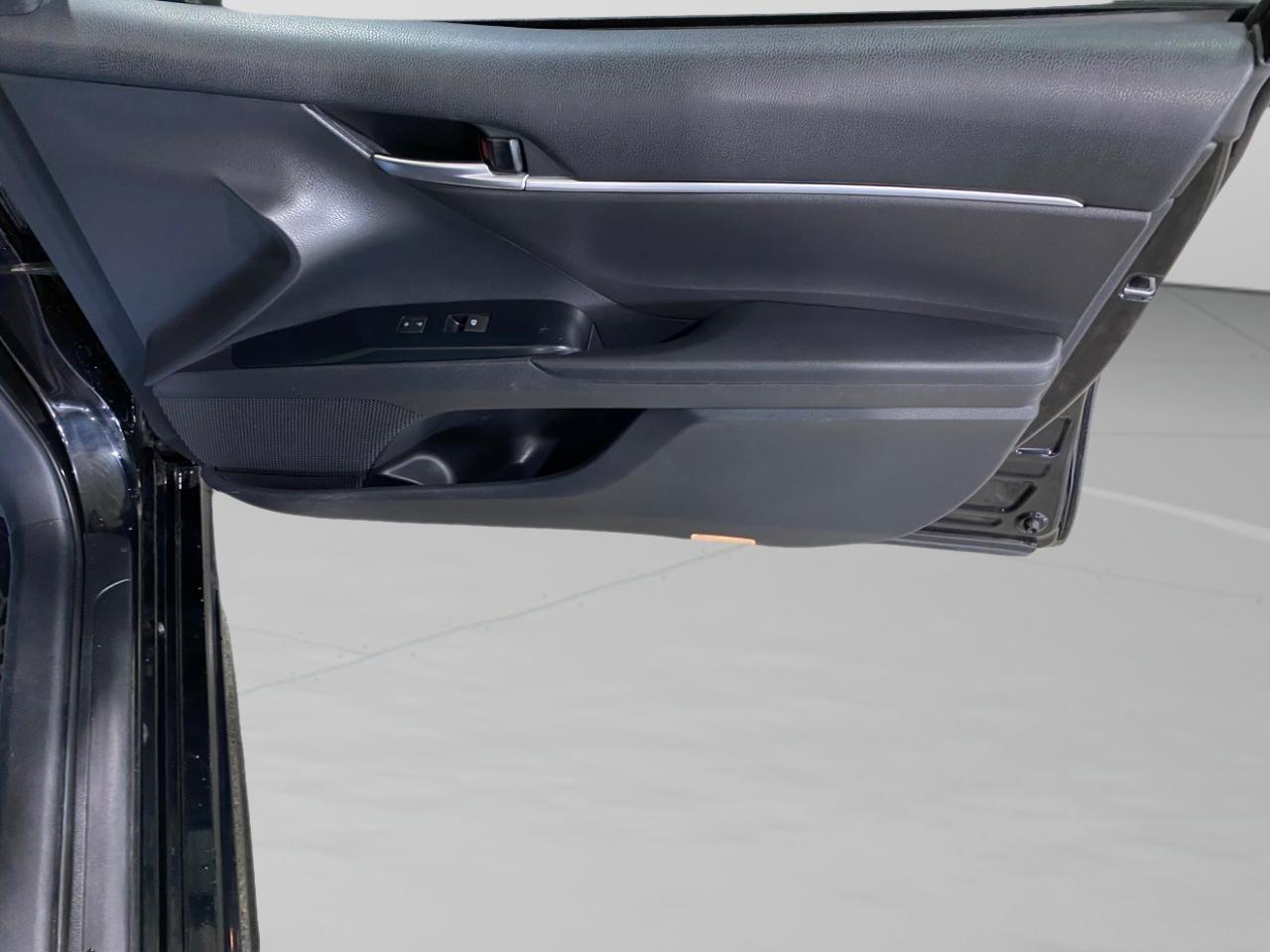 Toyota Camry SE 2019