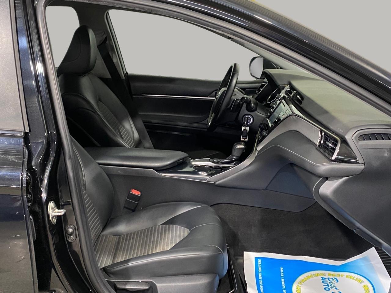 Toyota Camry SE 2019