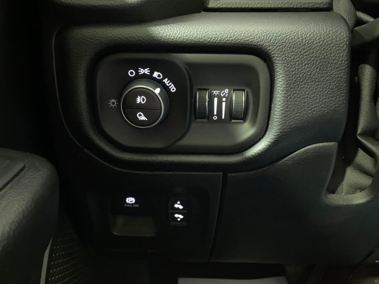RAM 1500 Big Horn Crew Cab SWB 4WD 2019