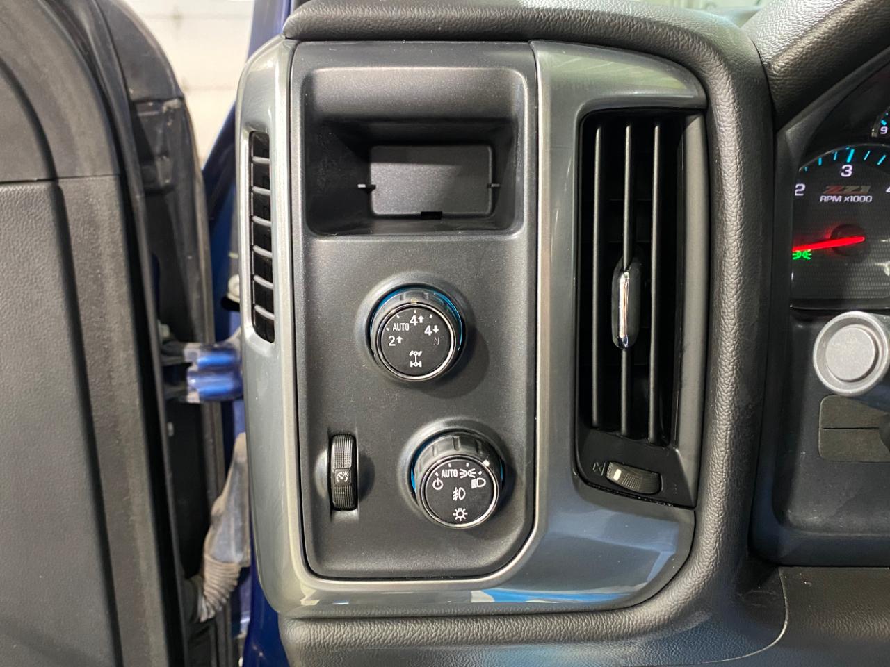 Chevrolet Silverado 1500 LT Crew Cab Long Box 4WD 2015