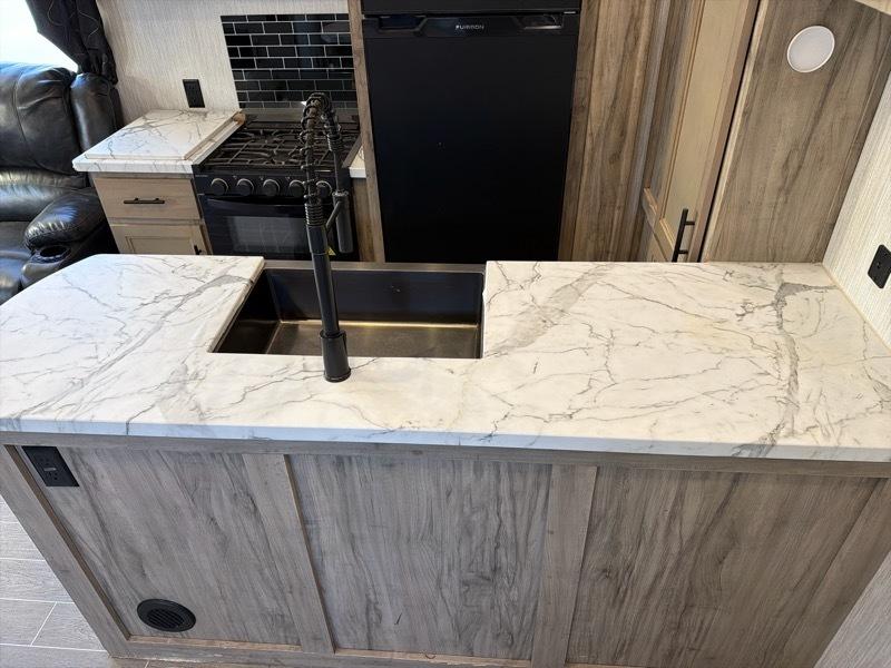 Forest River Arctic Wolf  2020