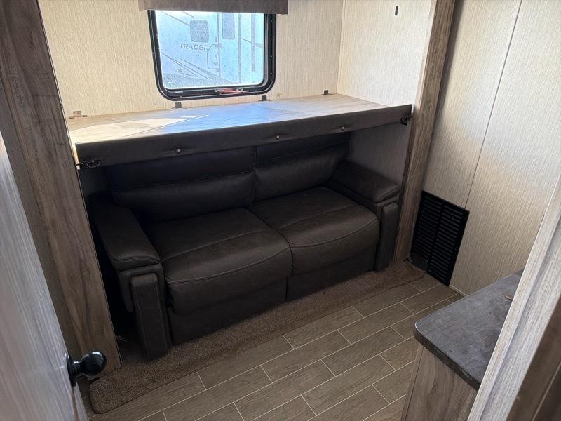 Forest River Arctic Wolf  2020