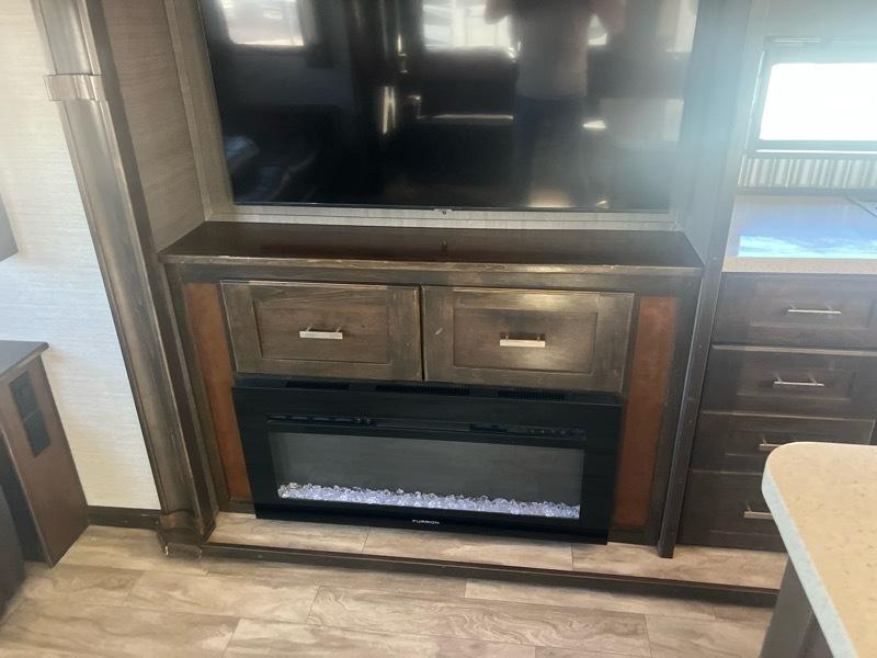 Vanleigh Vilano  2019