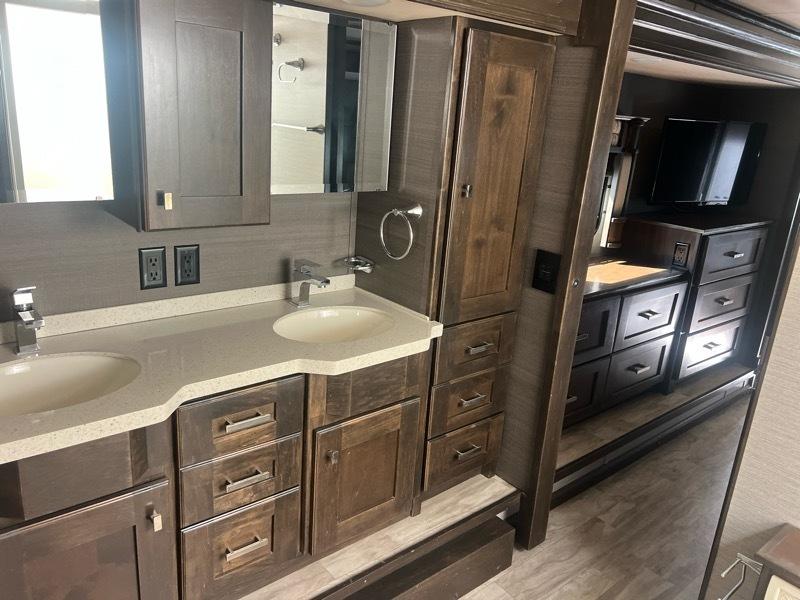 Vanleigh Vilano  2019