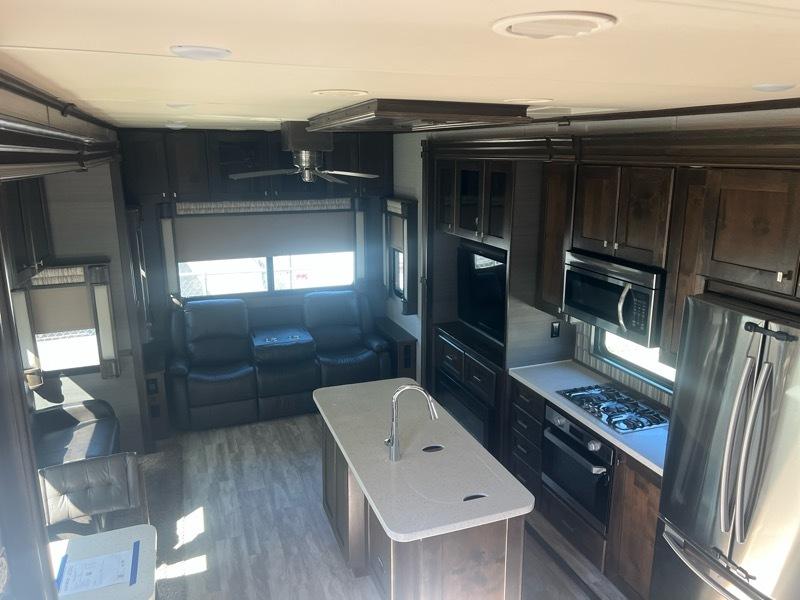 Vanleigh Vilano  2019