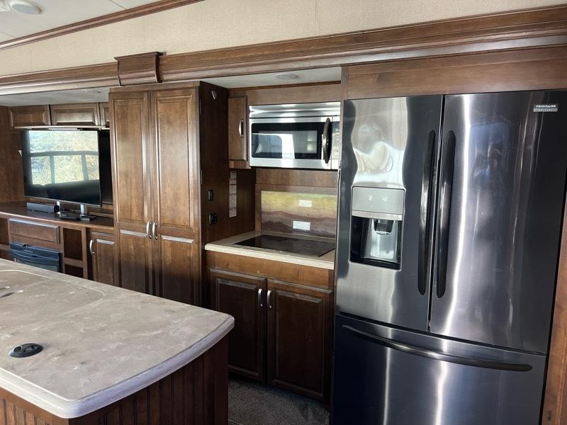 Forest River Cardinal  2016