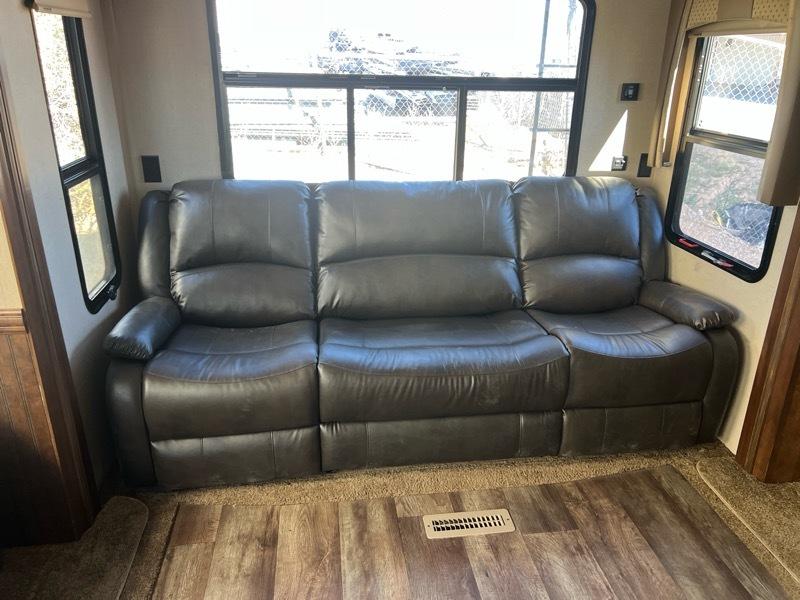 Forest River Cardinal  2016