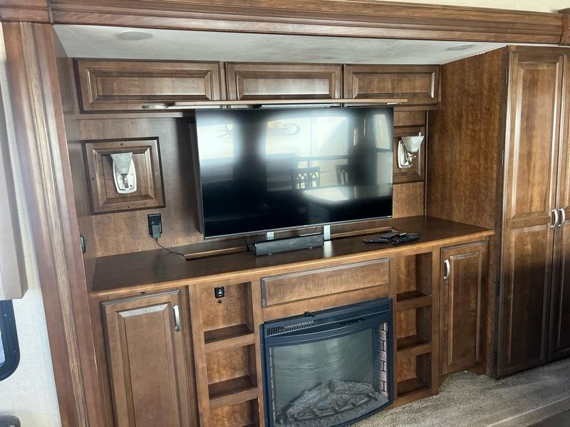 Forest River Cardinal  2016