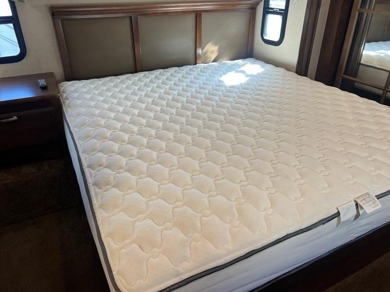 Forest River Cardinal  2016